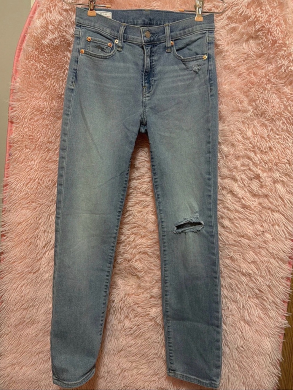 GAP Classic Women's Light Blue Distressed Slim Jeans